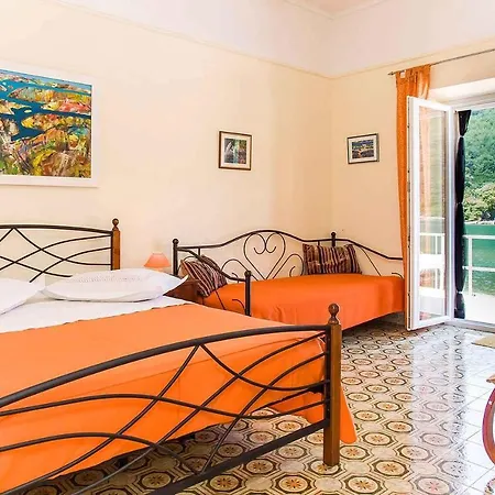 Semesterbostad In 7005